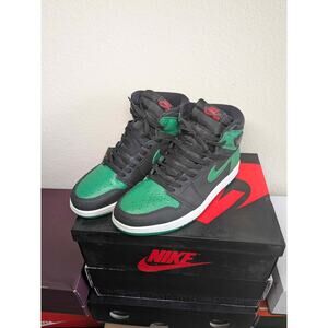 Air Jordan 1 Retro High OG "Pine Green 2.0" Size 10 - OG Box